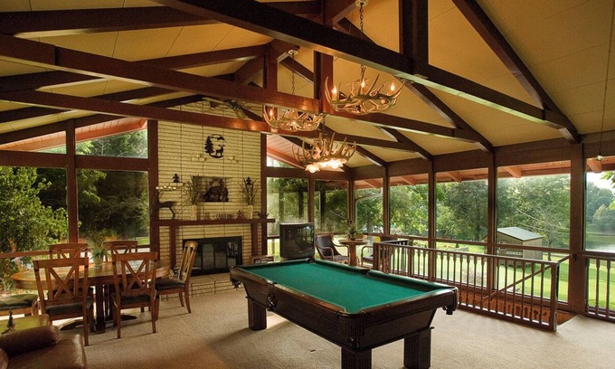Dickson Casa | Cajún Lake Lodge, Dickson, TN