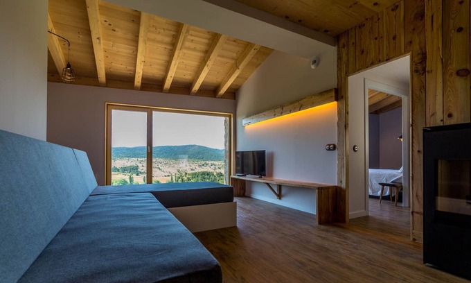 Taus Apartamento | Cal Rossa, Taús 1900 Eco-Suites panorámico, SPA.