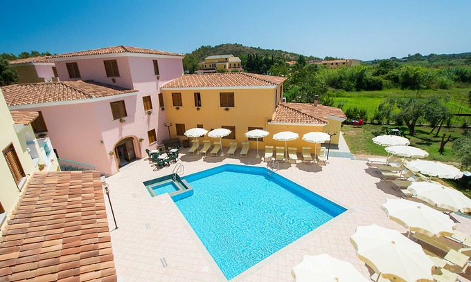 Sos Alinos Apartamento | Cala Viola Trilo 1.5Km From The Beach, Orosei, Italy