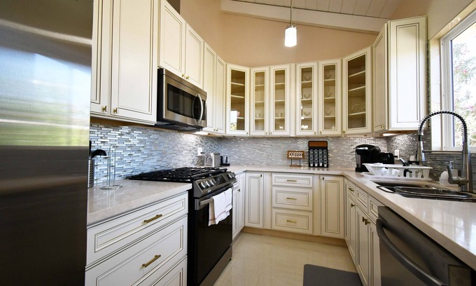 Calabasas Casa | Calabasas Modern design Stunning inside & out with a mountain view Relax & Quiet