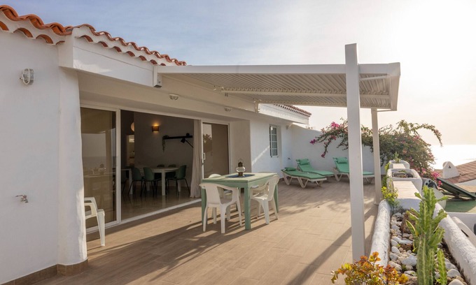 Las Caletillas Chalet De Esquí | Calala's House with huge terrace