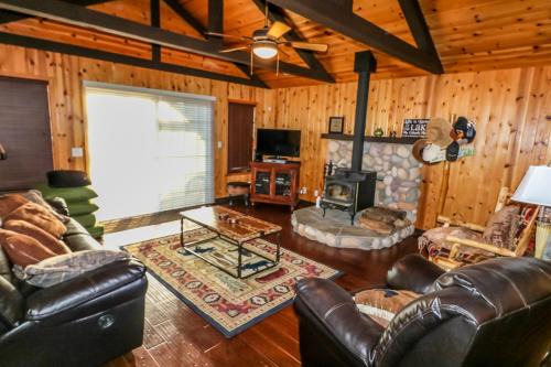 Bass Lake Casa | Calandri Lakeview House