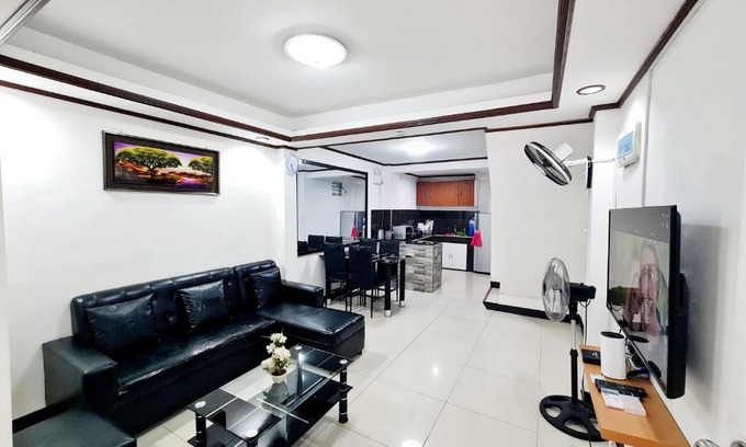 Calapan Apartamento | Calapan City Fully Furnished House Transient near XentroMall L39