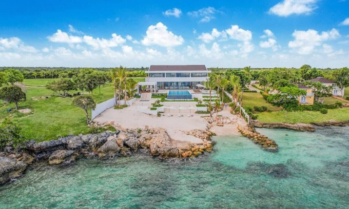 Casa de Campo Villa | Caleton 24: Amazing ocean front villa w/ beach, pool, full staff & golf carts