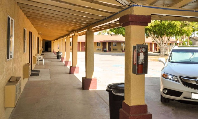 Calexico Hotel | California Suites Motel