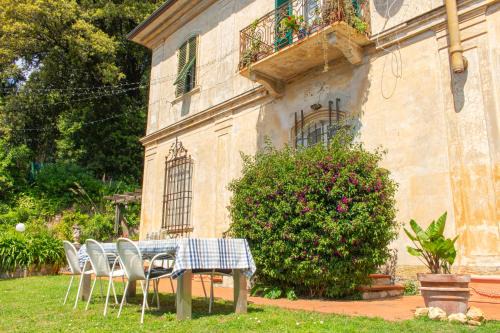 La Spezia Cama Y Desayuno | Caligo B&B stanza privata in villa d'epoca con giardino e vista mare