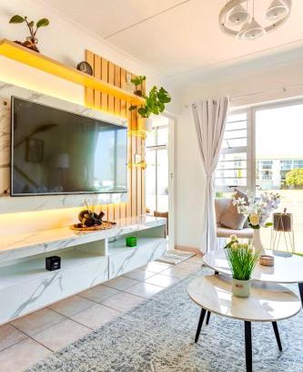 Big Bay Apartamento | Caline-V Luxury beach Front Flat
