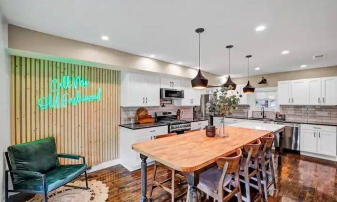 Bardstown Casa | Call Me Old Fashioned! *Heart of Bardstown Square*
