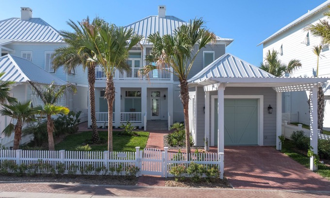 The Shores Casa | Call Me The Breeze Brand new custom beach house within The Shores