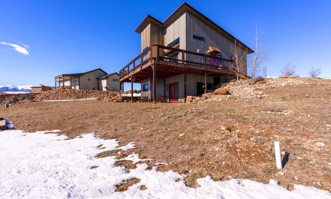 Westcliffe Cabina | Call of The Wild. Luxury mountain setting, sleeps 6.
