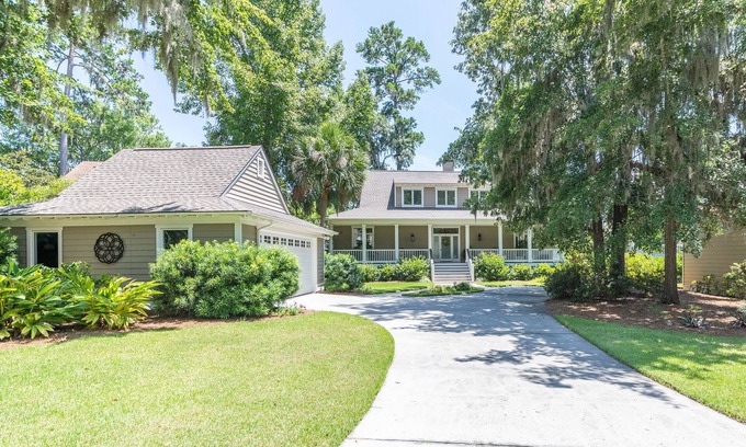 Okatie Casa | Callawassie Charm: A 3 bed, 3.5 bath home with beautiful views.
