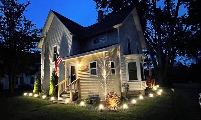 West Oneonta Casa | Callie's Place - 1 mile to ASV - 3 bdrm/2 bath, open deck, large yard