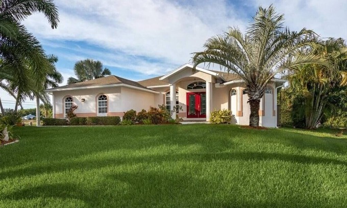 Pine Island Center Casa | Calling Waters-Gulf access w/dock, pool and HT.