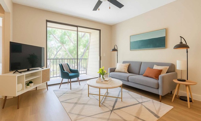 North Arlington Apartamento | Calm 1BR King Retreat | Poolside Bliss w/Gym & Parking