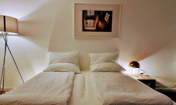 Ahrensburg Condominio | Calm and bright, 180cm x 200cm king size bed