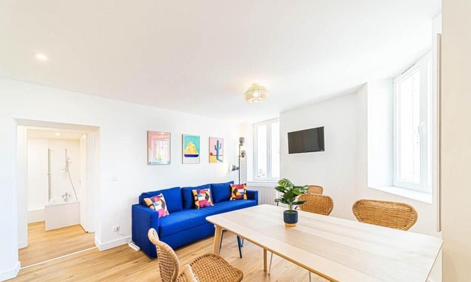 Sainte-Foy-les-Lyon Apartamento | Calm & Comfort at the Gates of Lyon 2-bedroom apartment in Sainte-Foy