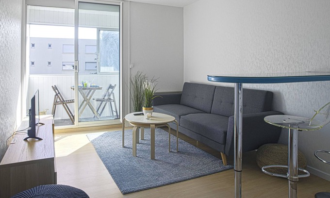Alco Apartamento | Calm flat with loggia and pool 10 min to Montpellier centre - Welkeys