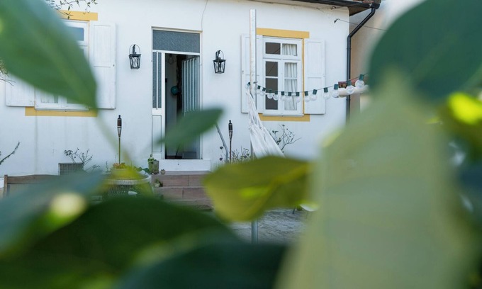 Aldoar Foz do Douro e Nevogilde Casa | Calm, relaxing private and detached house close the sea in Porto.