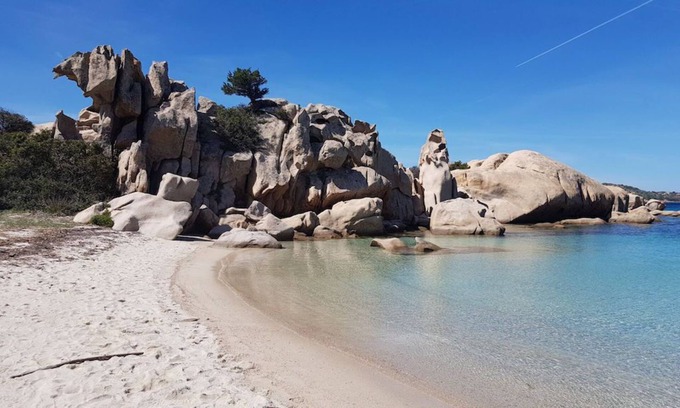Case Peschiera-Lu Fraili Apartamento | Apartamento tranquilo y espacioso a 10 minutos de impresionantes playas.