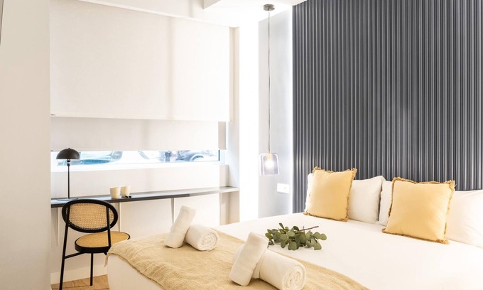 Lista Hotel | Calma Rooms by Charming III
