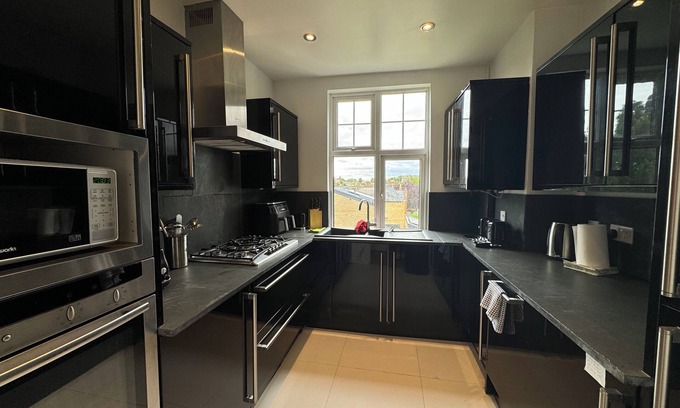 Brixton Hill Apartamento | Calming 3BD Retreat, Brixton Hill