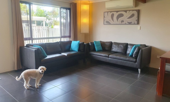 Caloundra Casa | Caloundra Beach Townhouse -Pet amigable.