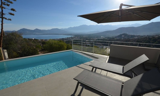 Calvi Villa | CALVI, MAGNIFICA VILLA CONTEMPORÁNEA CON VISTAS AL MAR Y PISCINA CLIMATIZADA