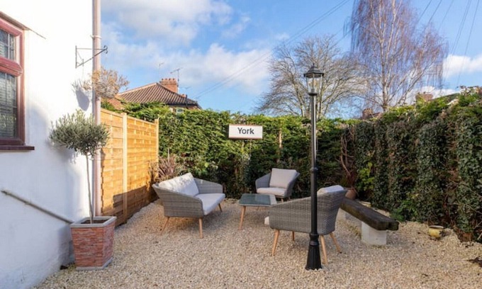 York Casa | Camaraderie Guest House