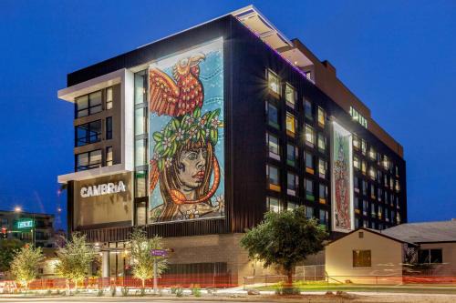 Evans Churchill Hotel | Cambria Downtown Phoenix Convention & Airport Hotel