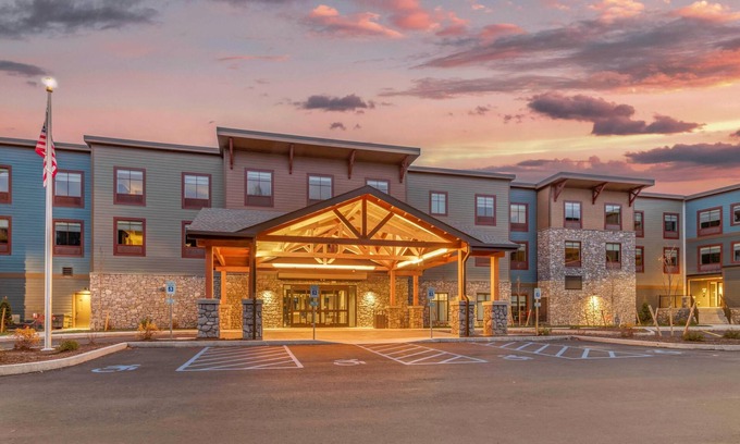 Lake Placid Hotel | Cambria Hotel Lake Placid - Lakeside Resort