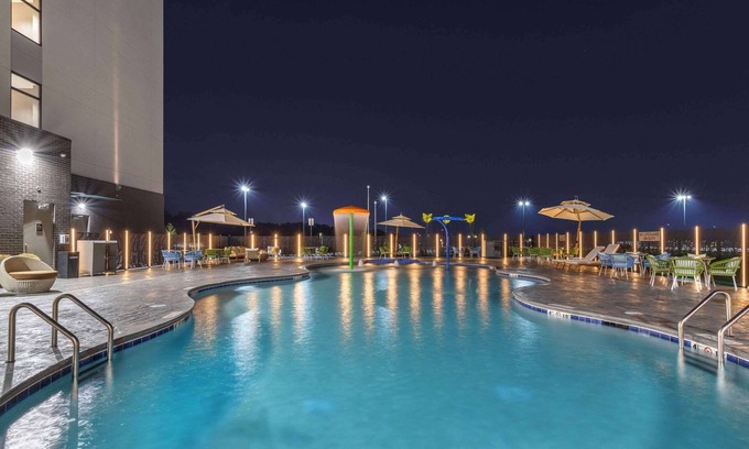 Pigeon Forge Hotel | Cambria Hotel Pigeon Forge
