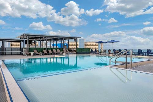 Madeira Beach Hotel | Cambria Hotel St Petersburg-Madeira Beach Marina