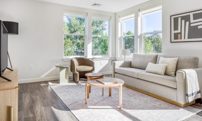 North Cambridge Apartamento | Cambridge 2BR w WD Private access to Linr Park BOS-470