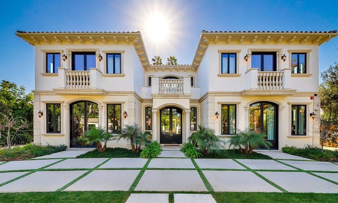 The Flats Casa | Camden Estate Beverly Hills