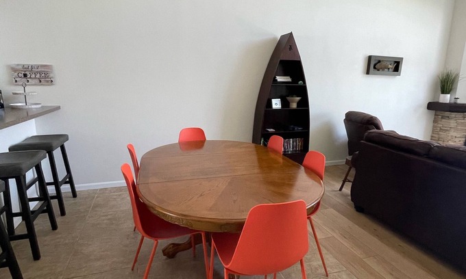 Camdenton Condominio | Camdenton Condo on the water - Grill, balcony and elevator access