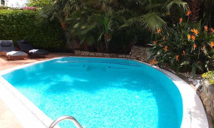 Merine Villa | CamelieSuites LECCE - VILLA CON JARDÍN Y PISCINA