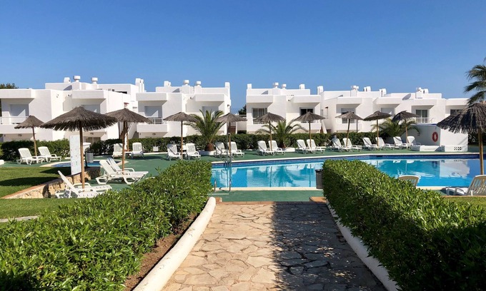 Bahía de San Antonio Apartamento | Camelina Suites
