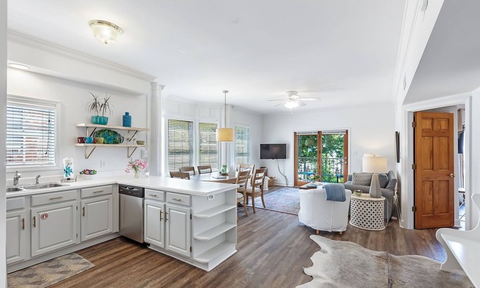 Fairhope Apartamento | Mobile Bay Sunsets-The Camellia en Jubilee Suites