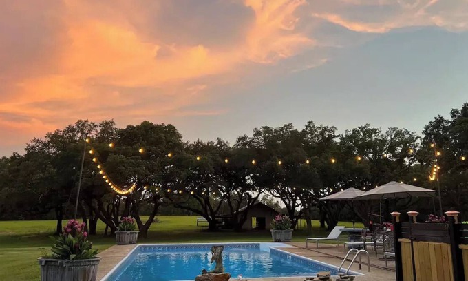 Kiln Cabaña | Camellia Cottage @ChandelierOaks a quintessential bridal or honeymoon suite!