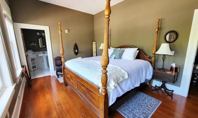 Gainesville Cama Y Desayuno | Camellia Rose Inn- King Room