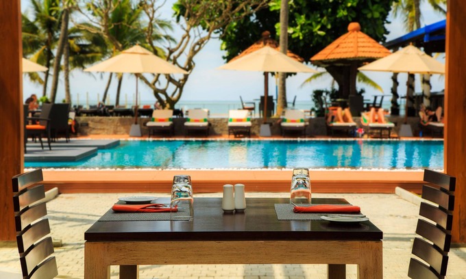 Negombo Hotel | Camelot Beach Hotel