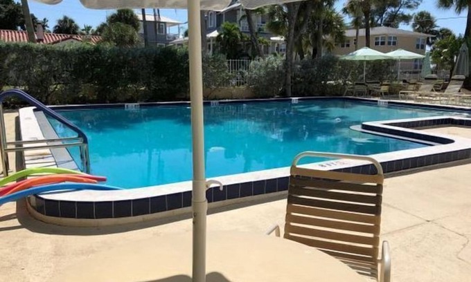 Pass-a-Grille Condominio | Camelot by the Sea by Liberte'