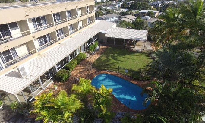 South Gladstone Hotel | Camelot Motel Australia