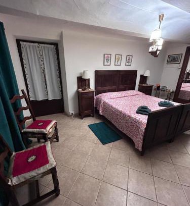 Castellero Apartamento | Camera Glicine - spese escluse