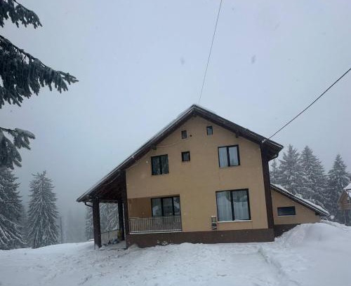 Vartop Casa | Camere de Inchiriat Alina