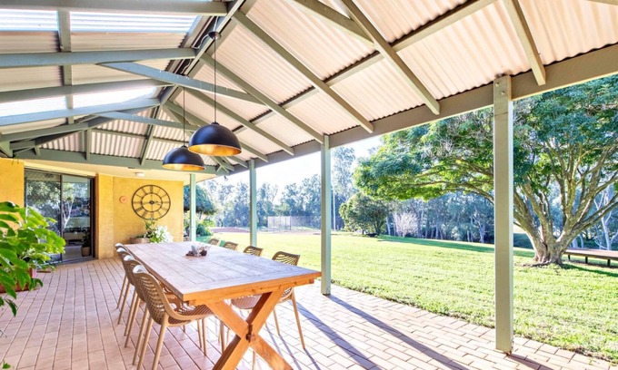Dubbo Casa | Cameron Glen - Rural Entertainer