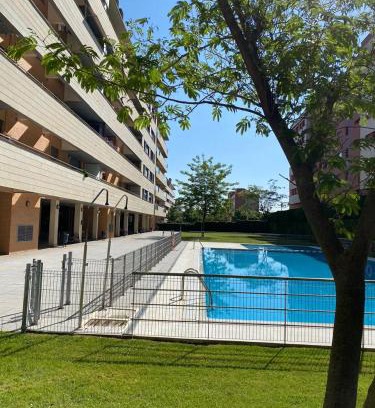 Logroño Apartamento | Camino Santiago Naturaleza en Logroño Parking y Piscina by Apartamentos Logrono org