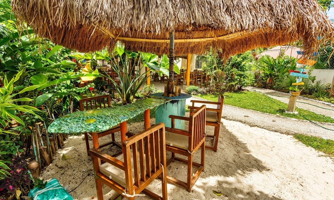 San Francisco Island Complejo | Camotes hidden huts-rooms-bar-restaurant