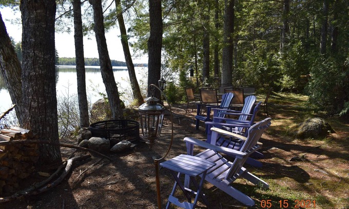 Otis Cabina | Camp Bud- Canotaje y pesca en Beech Hill Pond cerca de Acadia PRECIOS BAJOS DE CAÍDA