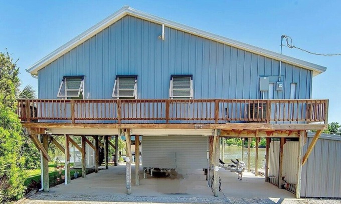 Chauvin Casa | Camp COCO 4-bed, 4 bath in Fisherman's Paradise!